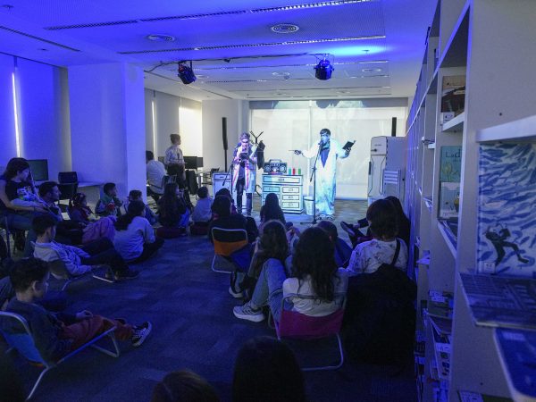 Recorrido por el Centro Cultural de la Ciencia. En vacaciones de invierno el museo abre sus puertas al publico en general.  Mundo Funga, Lugar a Dudas, El Tiempo, El Azar, La Informacion; como tambien la Biblioteca y el Laboratorio son los espacios que se pueden disfrutar ademas de las clases del curso Phyton, l aobra de titeres Azul de Mar, Inventos, Informatica animada y la obra Perdiendo el tiempo.  Miercoles 17 de julio de abril de 2024. Foto: Graciela Calabrese, Prensa JG